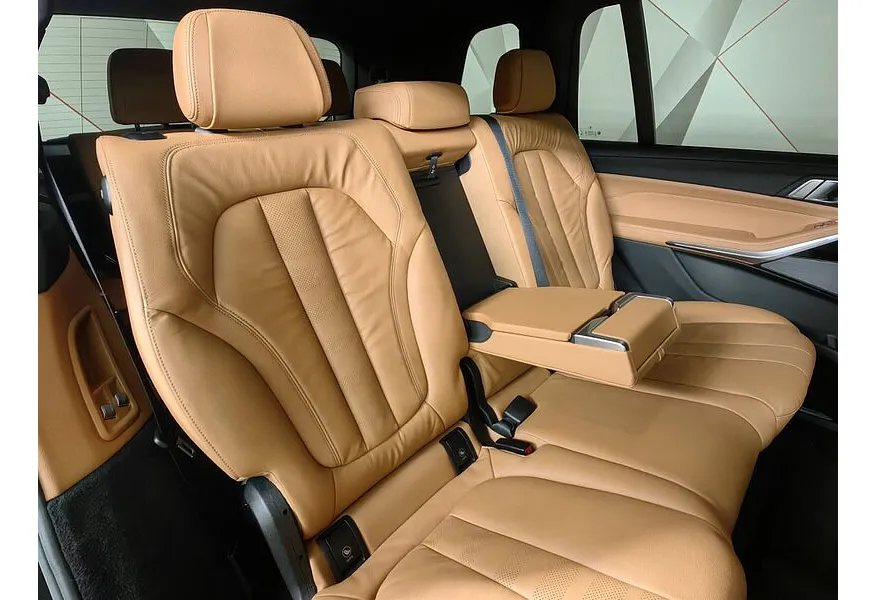 АВИЛОН - BMW X7 4.4 xDrive Steptronic (462 л.с.) Черный - slide 11