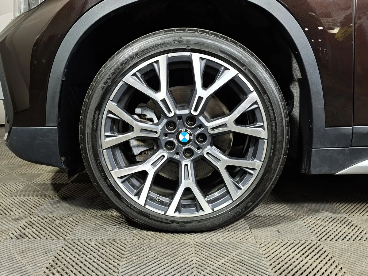 BMW X1 25i xDrive AT (231 л.с.) Коричневый в АВИЛОН. Слайд №7