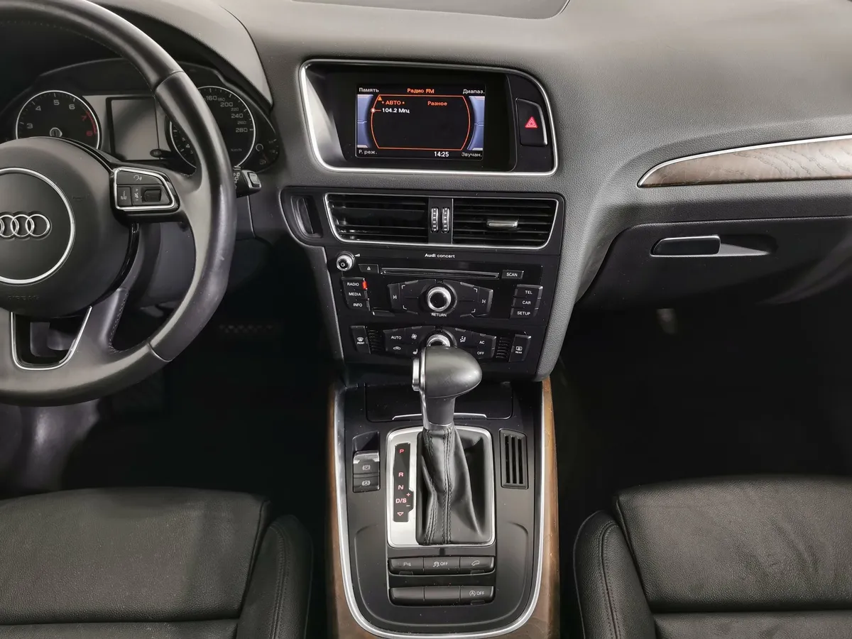 Audi Q5 2.0 TFSI S tronic quattro (249 л.с.) Коричневый в АВИЛОН. Слайд №14