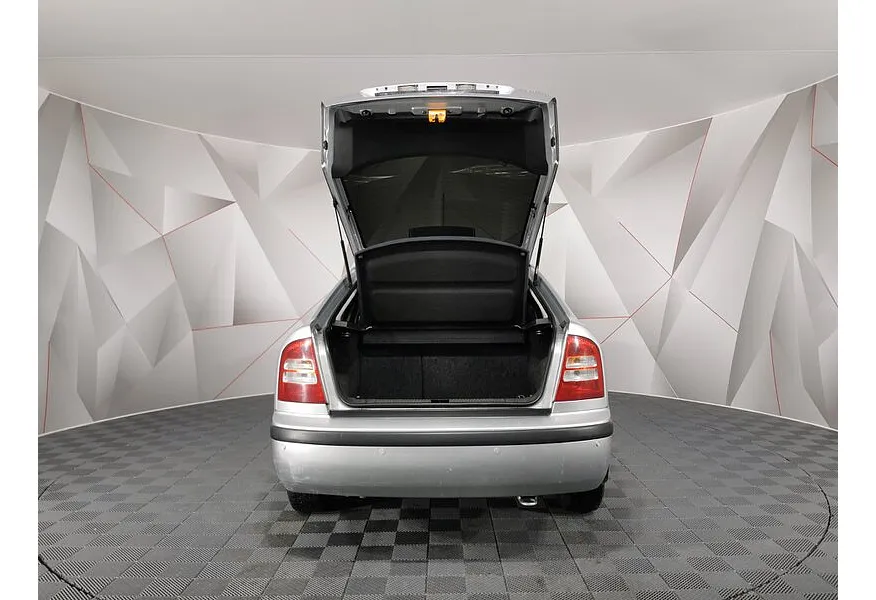 Skoda Octavia 1.4 MT (75 л.с.) Серебристый в АВИЛОН. Слайд №10