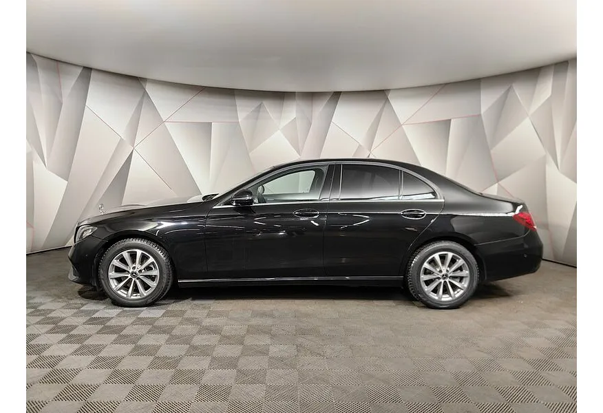 Mercedes-Benz E-Класс E 200 9G-TRONIC (197 л.с.) Черный в АВИЛОН. Слайд №5