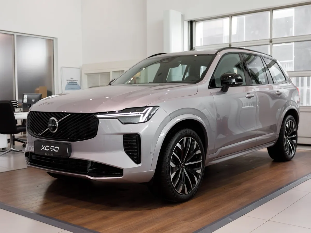 АВИЛОН - Volvo XC90 2.0 B6 mild hybrid AT AWD (7 мест) (300 л.с.) Ультра темный Серебристый - slide 10216056