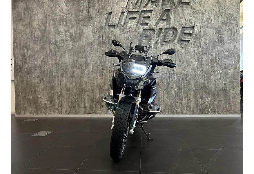 LIVE. Слайд №4