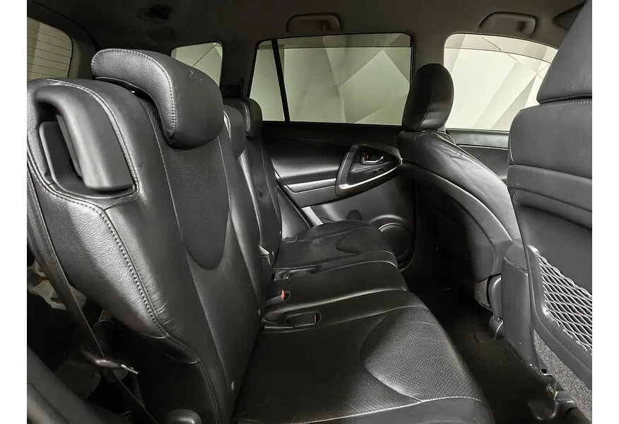 Toyota RAV4 2.0 CVT (158 л.с.) Серебристый в АВИЛОН. Слайд №16