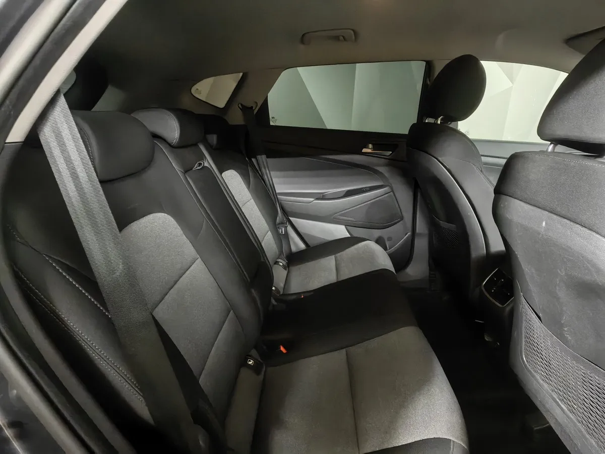 Hyundai Tucson 2.0 (150 л.с.) MPi-6MT-4WD Family Серый в АВИЛОН. Слайд №16