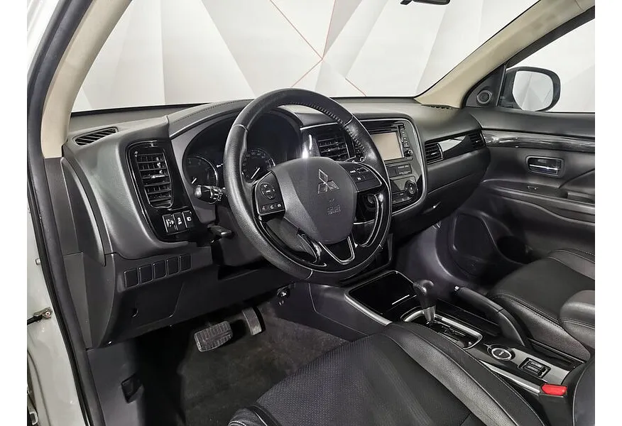 Mitsubishi Outlander 2.0 CVT 4WD (146 л.с.) Белый в АВИЛОН. Слайд №19