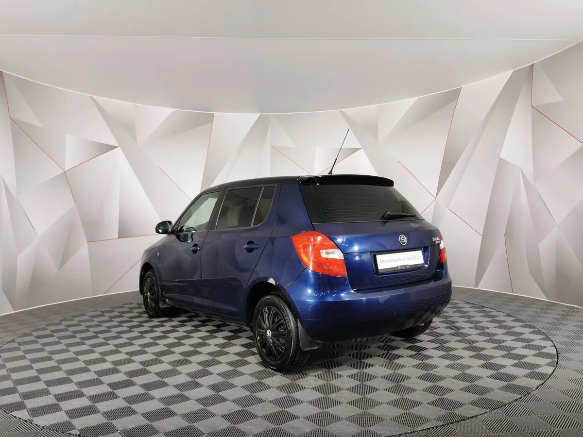 Skoda Fabia 1.2 MT (70 л.с.) Синий в АВИЛОН. Слайд №4