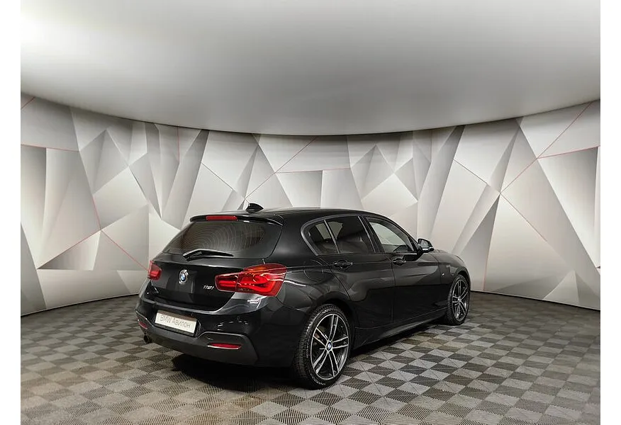 BMW 1 серия 116i AT (136 л.с.) Черный в АВИЛОН. Слайд №2