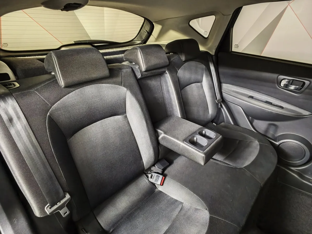 Nissan Qashqai 1.6 CVT FWD (117 л.с.) Черный в АВИЛОН. Слайд №15