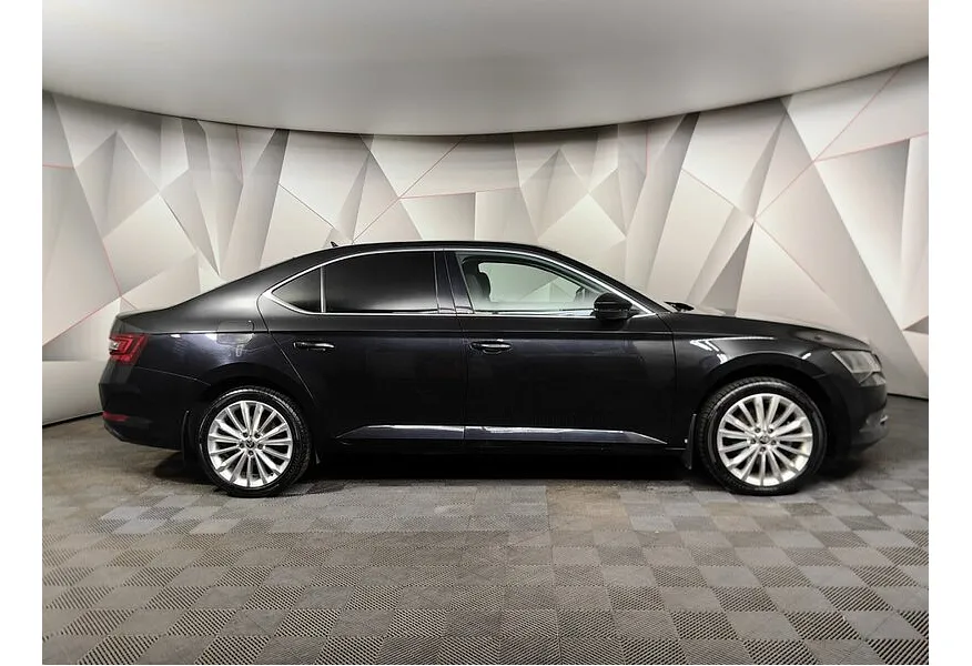 Skoda Superb 1.8 TSI DSG (180 л.с.) Черный в АВИЛОН. Слайд №6