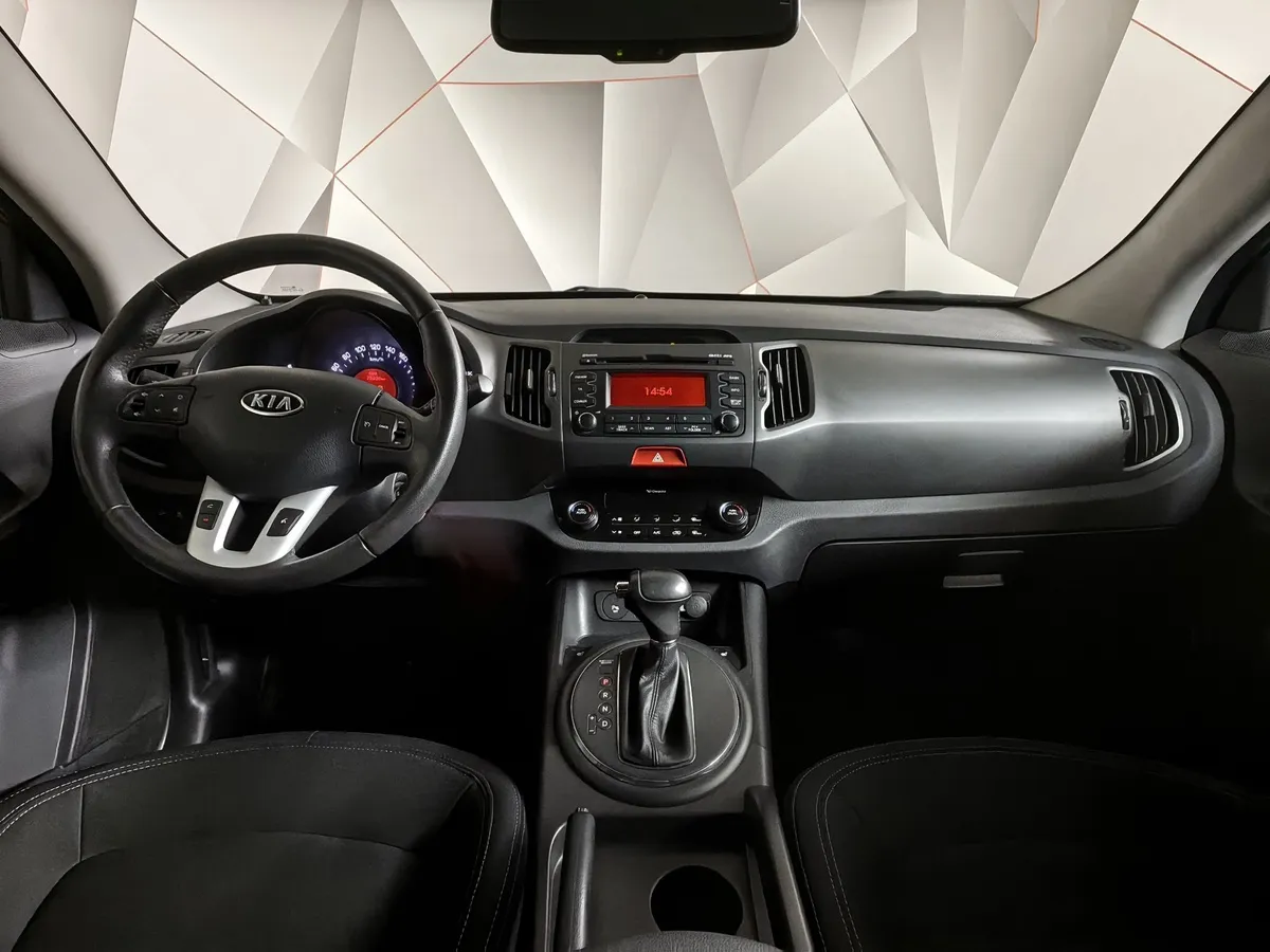 Kia Sportage 2.0 AT (150 л.с.) Серебристый в АВИЛОН. Слайд №13