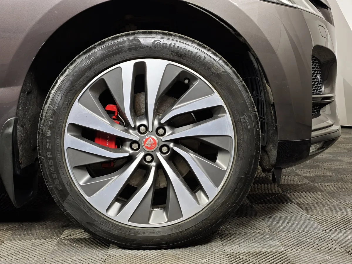 Jaguar F-Pace 2.0P AT AWD (249 л.с.) SE Серый в АВИЛОН. Слайд №9