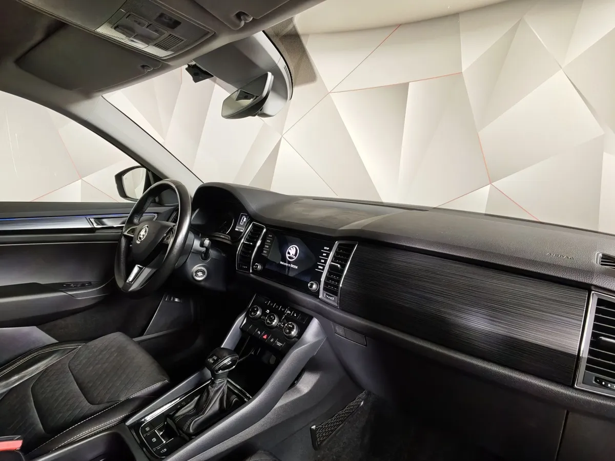 Skoda Kodiaq 2.0 TSI DSG 4X4 (180 л.с.) Черный в АВИЛОН. Слайд №13