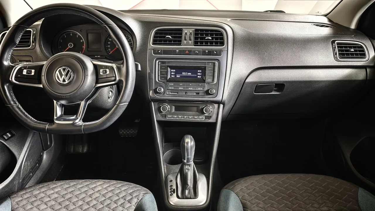 Volkswagen Polo 1.6 MPI AT (110 л.с.) Select Белый в АВИЛОН. Слайд №15