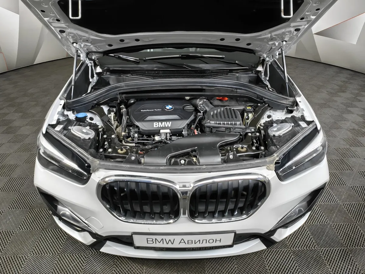BMW X1 18d xDrive (150 л.с.) Sport Line Белый в АВИЛОН. Слайд №10