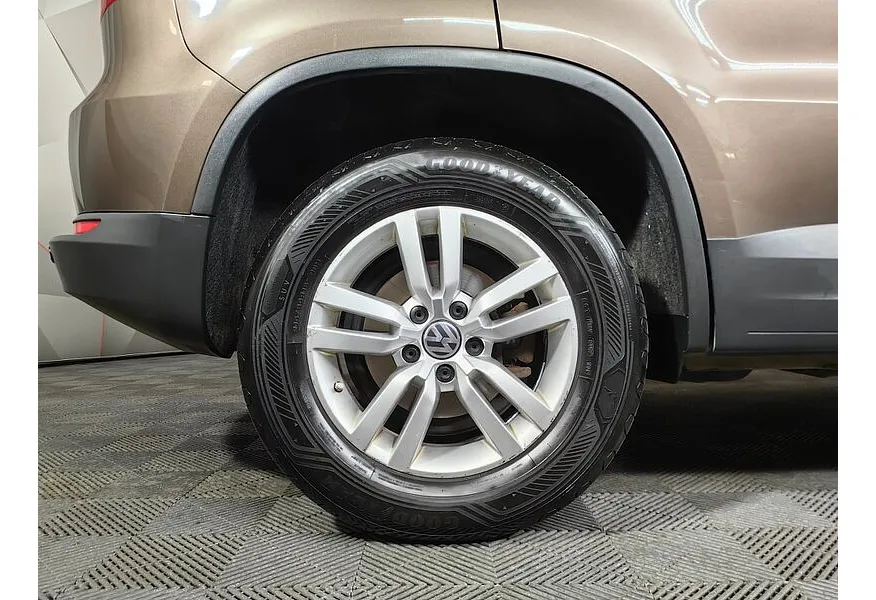 Volkswagen Tiguan 2.0 TSI 4Motion AT (170 л.с.) Sport & Style Коричневый в АВИЛОН. Слайд №9