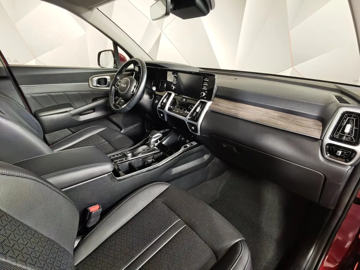 Kia Sorento 2.5 MPI 4WD AT (180 л.с.) Premium Красный в АВИЛОН. Слайд №13