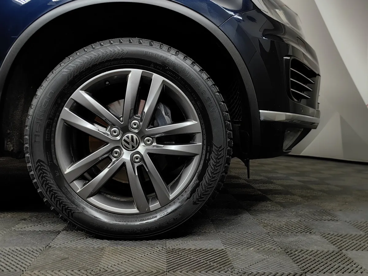 Volkswagen Touareg 3.0 TDI Tiptronic 4Motion (245 л.с.) Синий в АВИЛОН. Слайд №9
