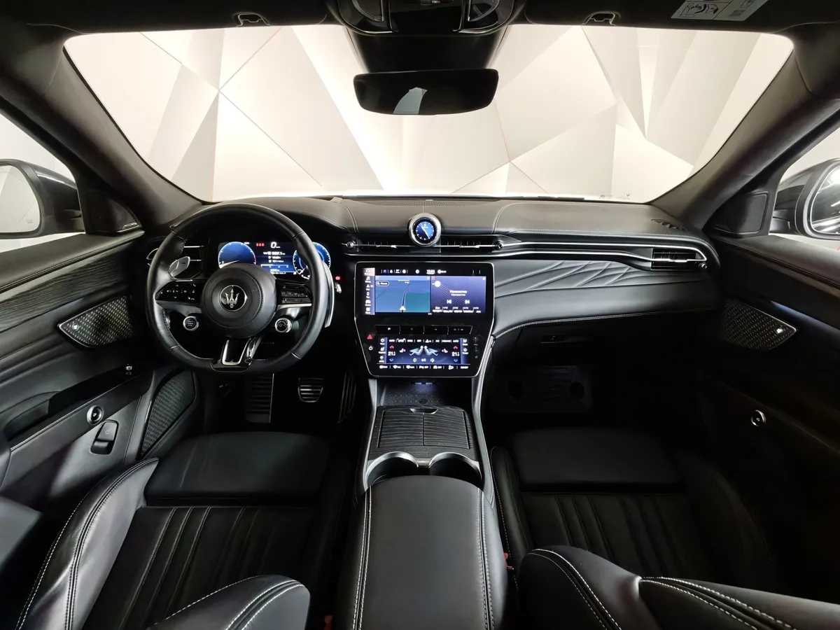 Maserati Grecale 2.0T AT AWD (330 л.с.) Modena Черный в АВИЛОН. Слайд №14
