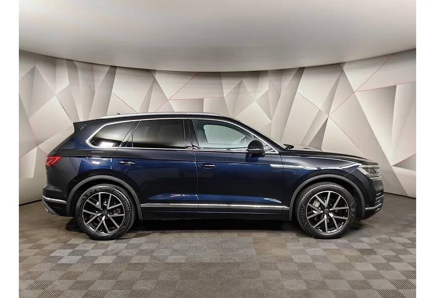 АВИЛОН - Volkswagen Touareg 3.0 V6 TDI Tiptronic 4Motion (249 л.с.) Exclusive Синий - slide 3