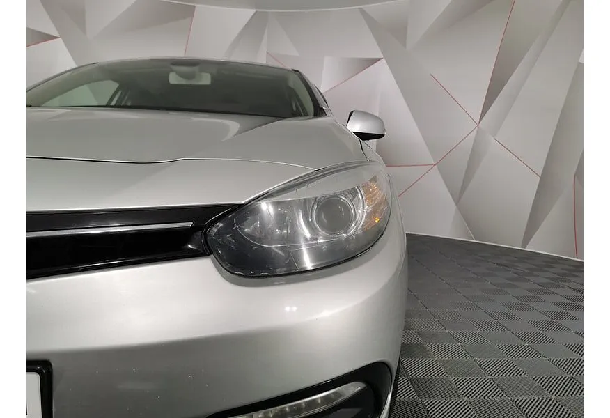 Renault Fluence 1.6 CVT (114 л.с.) Серый в АВИЛОН. Слайд №10