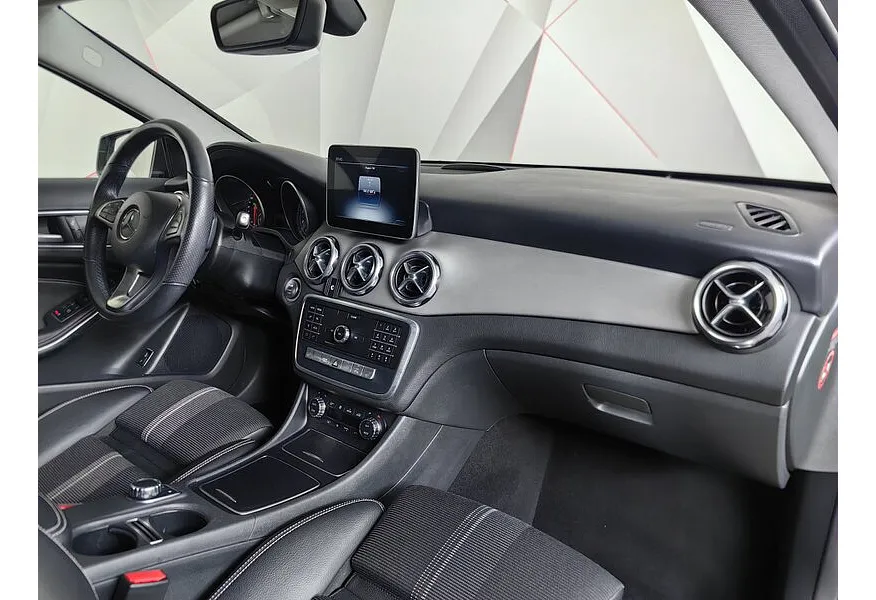 Mercedes-Benz GLA 200 7G-DCT (150 л.с.) Особая серия Серый в АВИЛОН. Слайд №13