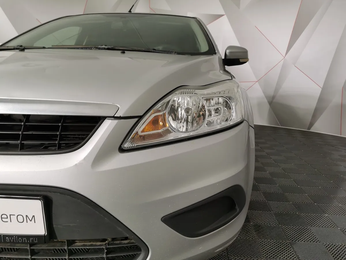 Ford Focus 1.6 MT (101 л.с.) Comfort Серебристый в АВИЛОН. Слайд №10