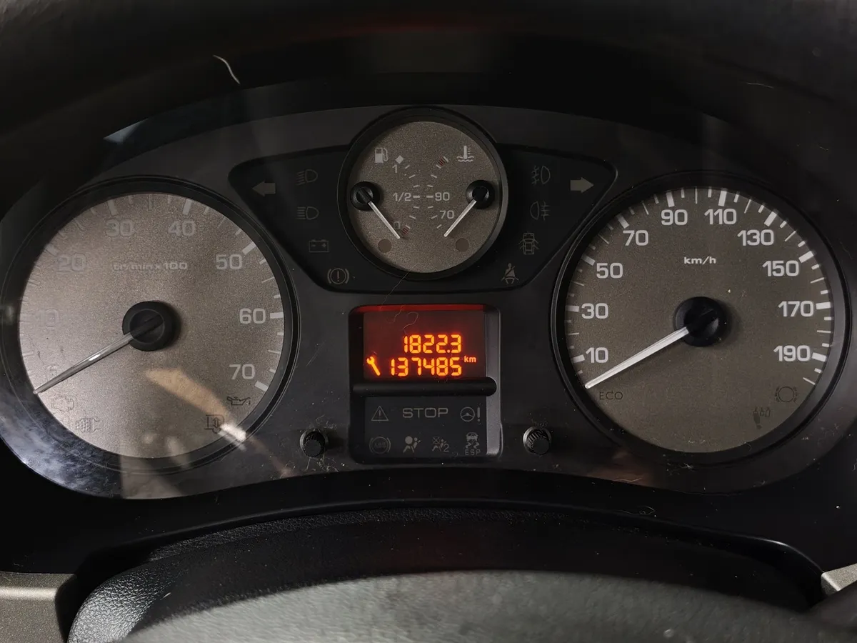 Citroen Berlingo 1.6 VTi MT (120 л.с.) Tendance Коричневый в АВИЛОН. Слайд №19