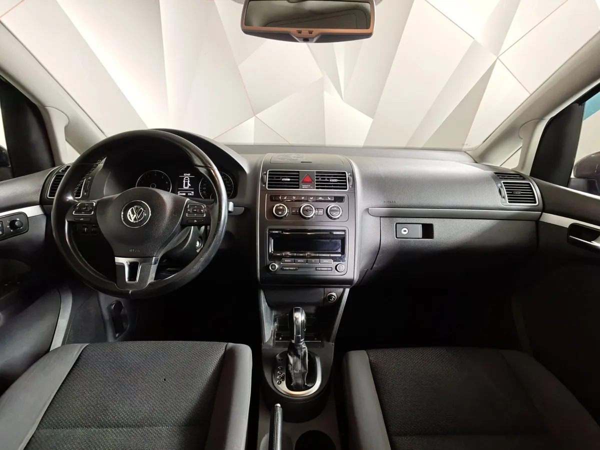 Volkswagen Touran 1.4 TSI DSG (140 л.с.) Trendline Коричневый в АВИЛОН. Слайд №14