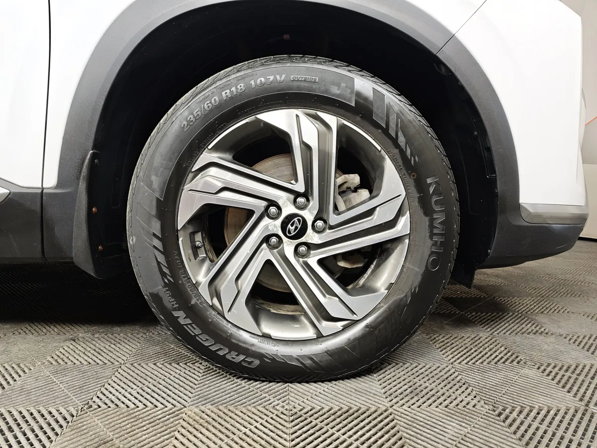 Hyundai Santa Fe 2.2 CRDi AWD 8AT (200 л.с.) Prestige Белый в АВИЛОН. Слайд №8 Hyundai Santa Fe 2.2 CRDi AWD 8AT (200 л.с.) Prestige Белый в АВИЛОН. Слайд №8
