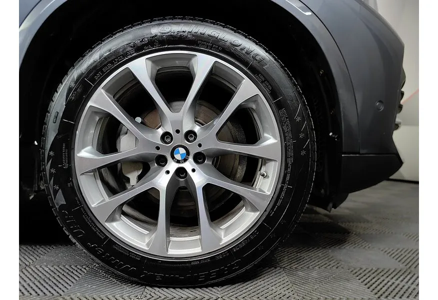 BMW X5 xDrive30d Steptronic (249 л.с.) Business Plus Серый в АВИЛОН. Слайд №7