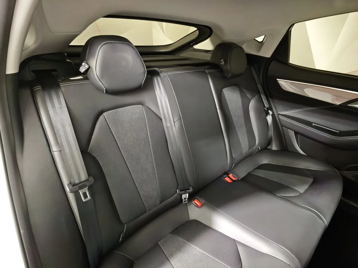 Москвич 6 1.5T CVT 2WD (136 л.с.) Comfort Белый в АВИЛОН. Слайд №17