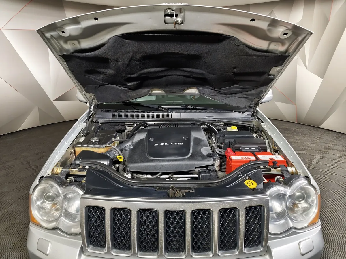 Jeep Grand Cherokee 3.0 CRD AT 4WD (218 л.с.) Серебристый в АВИЛОН. Слайд №11