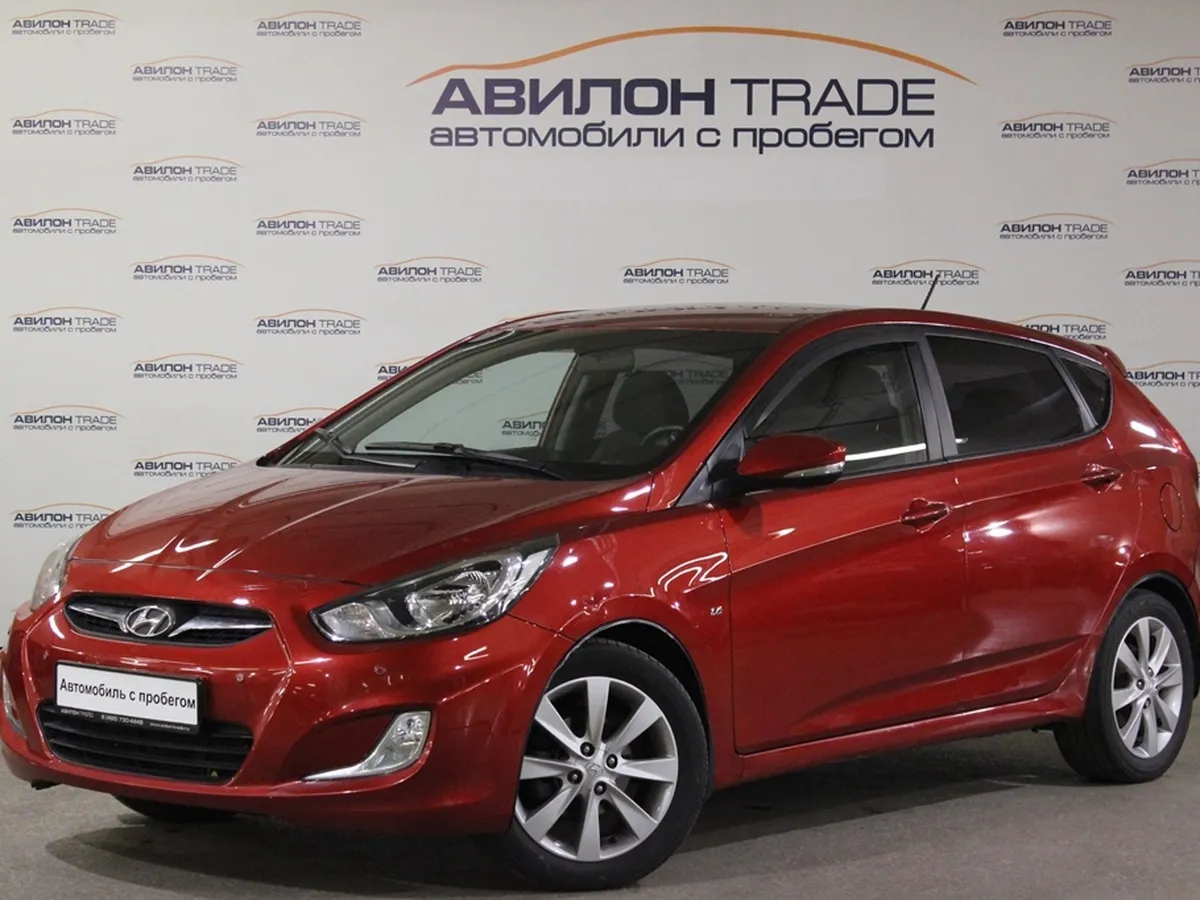 Hyundai Solaris 1.6 AT (123 л.с.) Dynamic Красный в АВИЛОН. Слайд №2