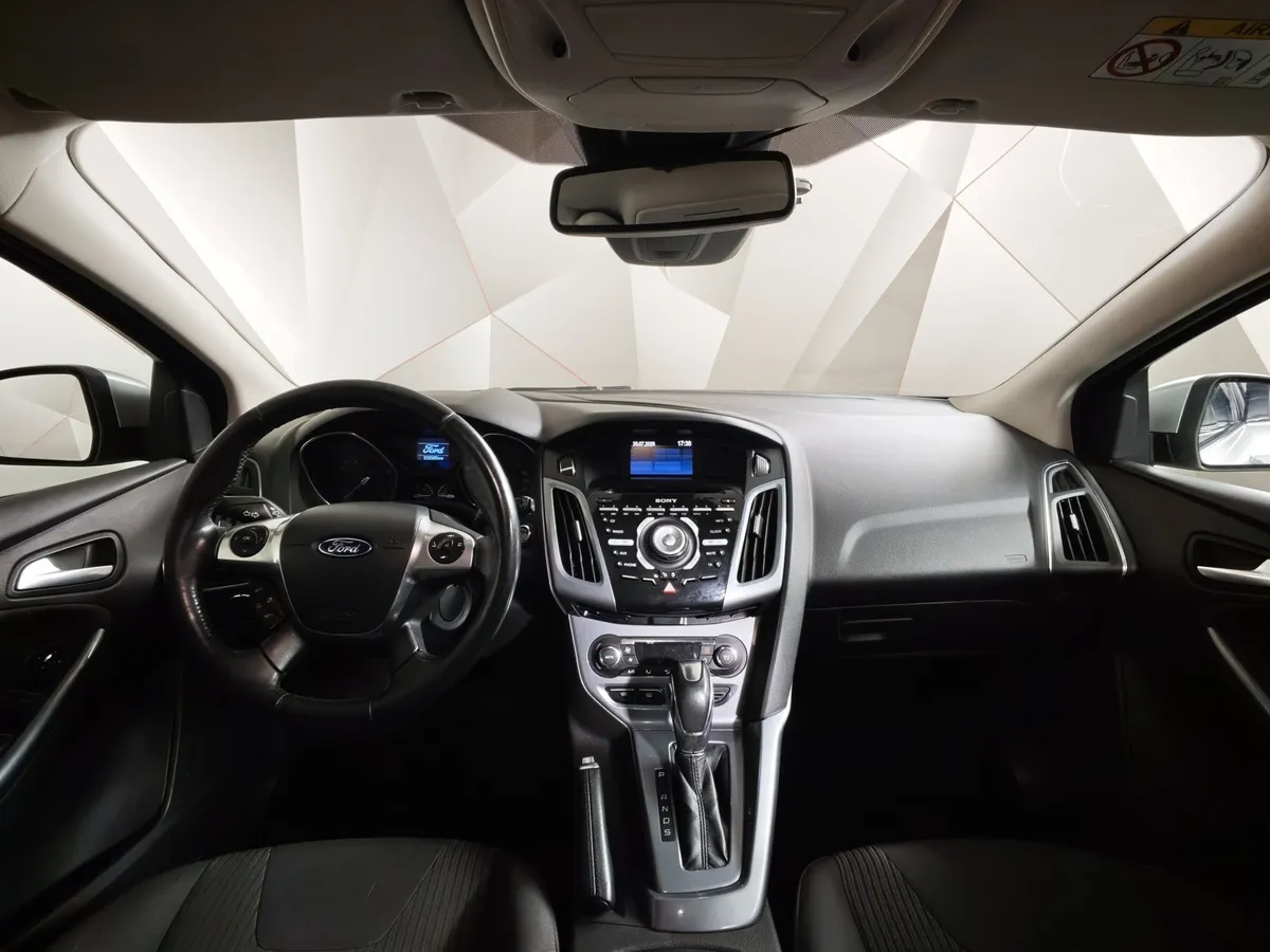 Ford Focus 1.6 PowerShift (125 л.с.) Titanium Серебристый в АВИЛОН. Слайд №13