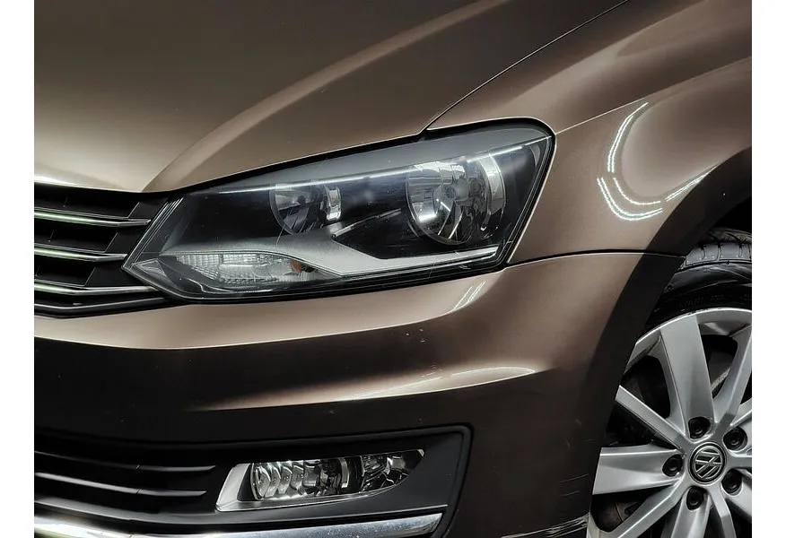 Volkswagen Polo 1.6 MPI AT (110 л.с.) Highline Коричневый в АВИЛОН. Слайд №10