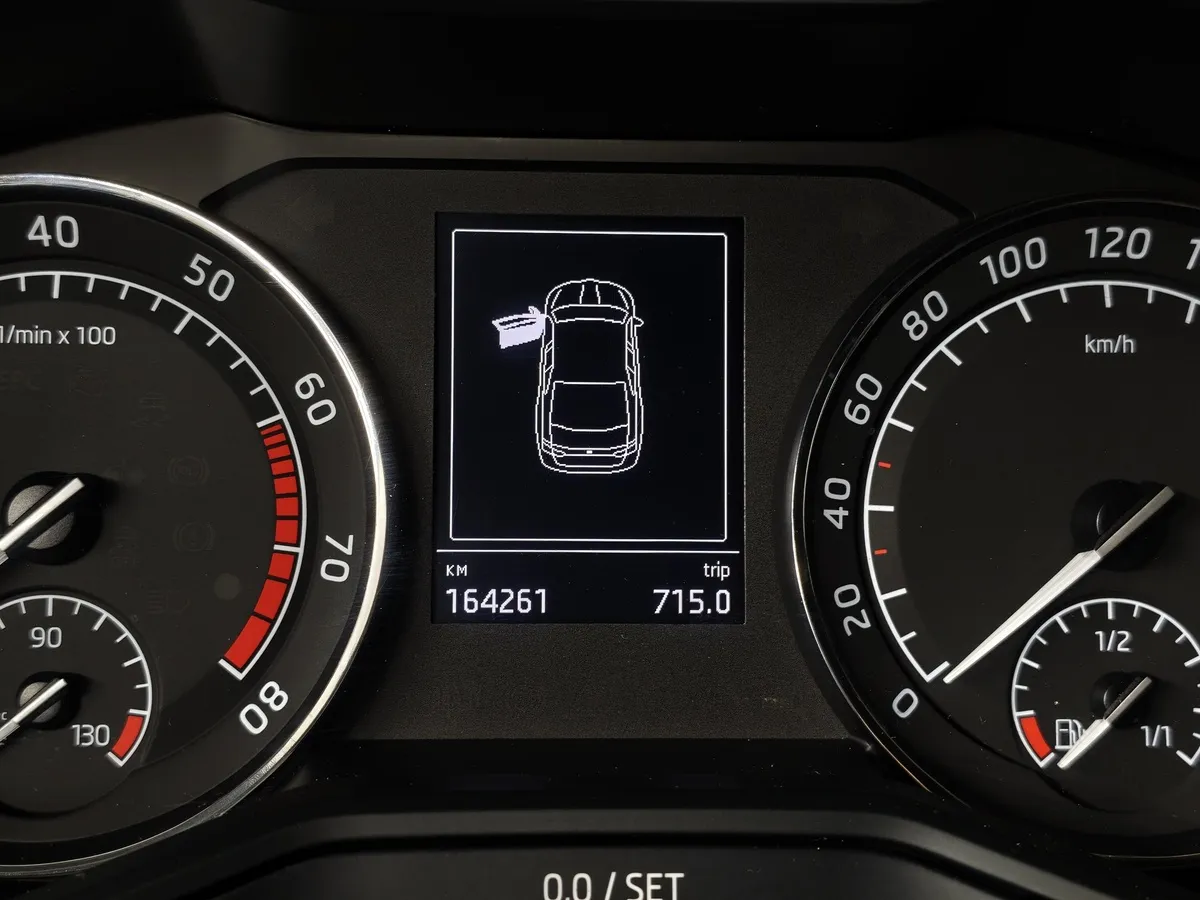 Skoda Superb 1.8 TSI DSG (180 л.с.) Белый в АВИЛОН. Слайд №18