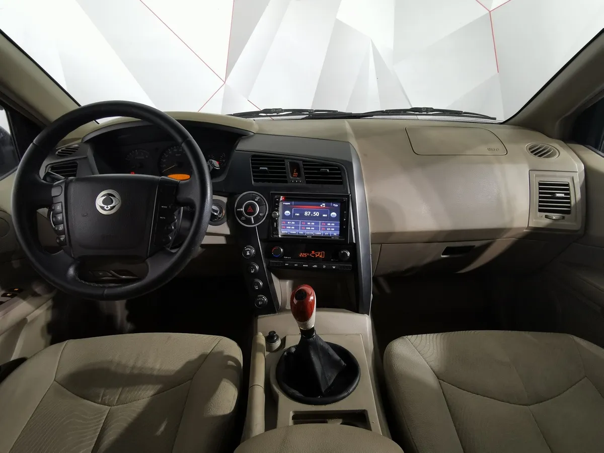 SsangYong Kyron 2.0 Xdi MT 4WD (141 л.с.) Черный в АВИЛОН. Слайд №11
