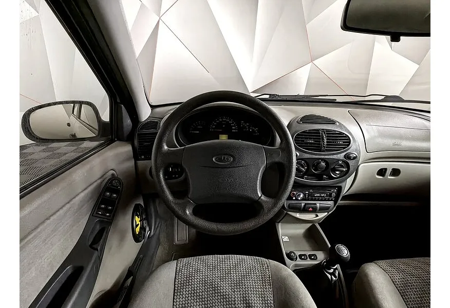 ВАЗ (Lada) Kalina 1.4 MT 16 кл (Евро-3) (89 л.с.) Серебристый в АВИЛОН. Слайд №18