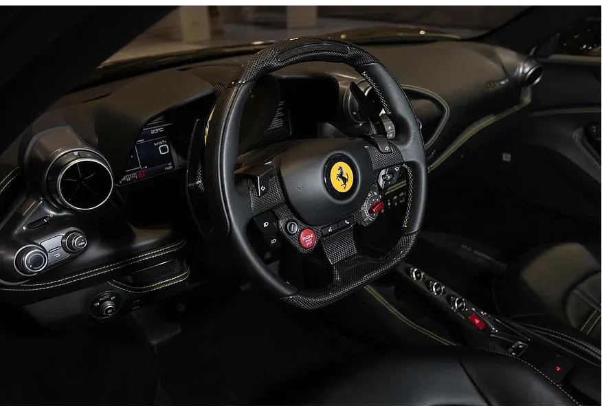 Ferrari F8 Tributo 3.9 V8 TURBO (720 л.с.) Черный в АВИЛОН. Слайд №6