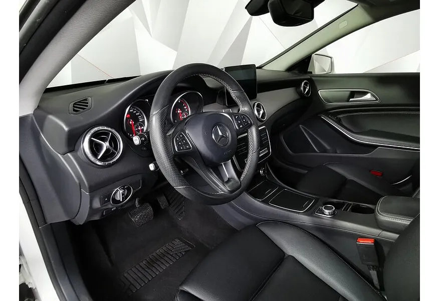 Mercedes-Benz CLA 200 7G-DCT (156 л.с.) Белый в АВИЛОН. Слайд №9