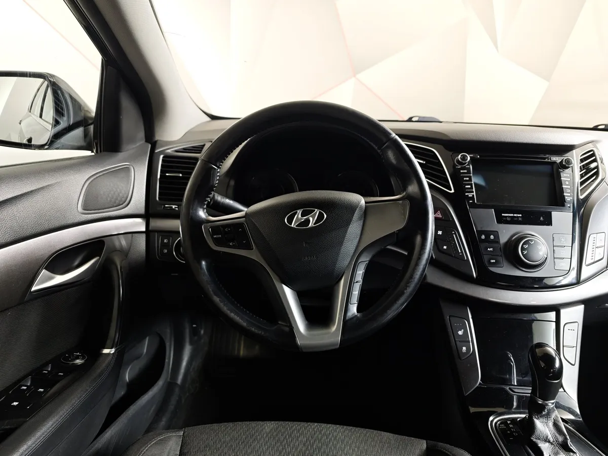 Hyundai i40 2.0 AT (150 л.с.) Comfort Черный в АВИЛОН. Слайд №20