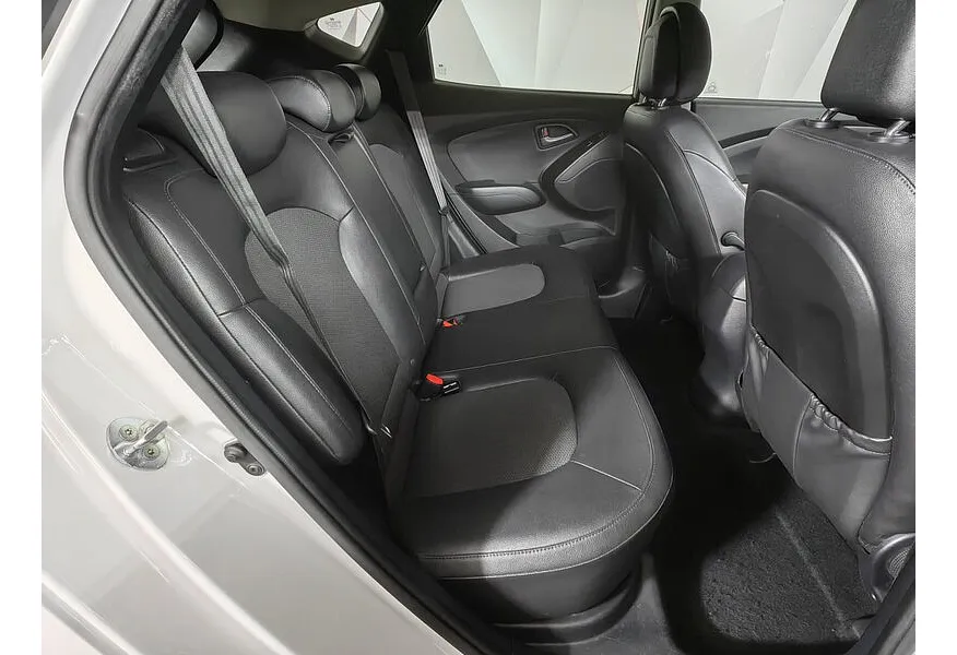 Hyundai ix35 2.0 AT 4WD (150 л.с.) Comfort + Navi Белый в АВИЛОН. Слайд №9