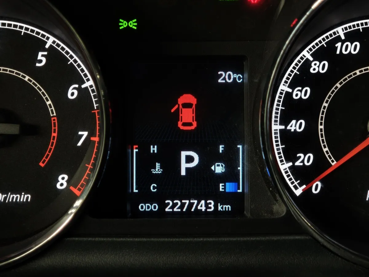 Peugeot 4007 2.0 CVT 4x4 (147 л.с.) Белый в АВИЛОН. Слайд №18