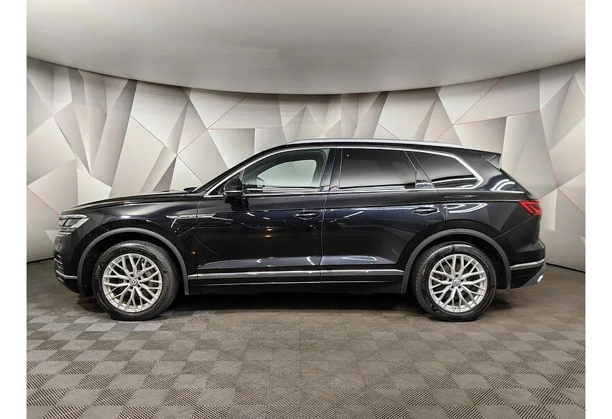 АВИЛОН - Volkswagen Touareg 3.0 V6 TDI Tiptronic 4Motion (249 л.с.) Business Черный - slide 2
