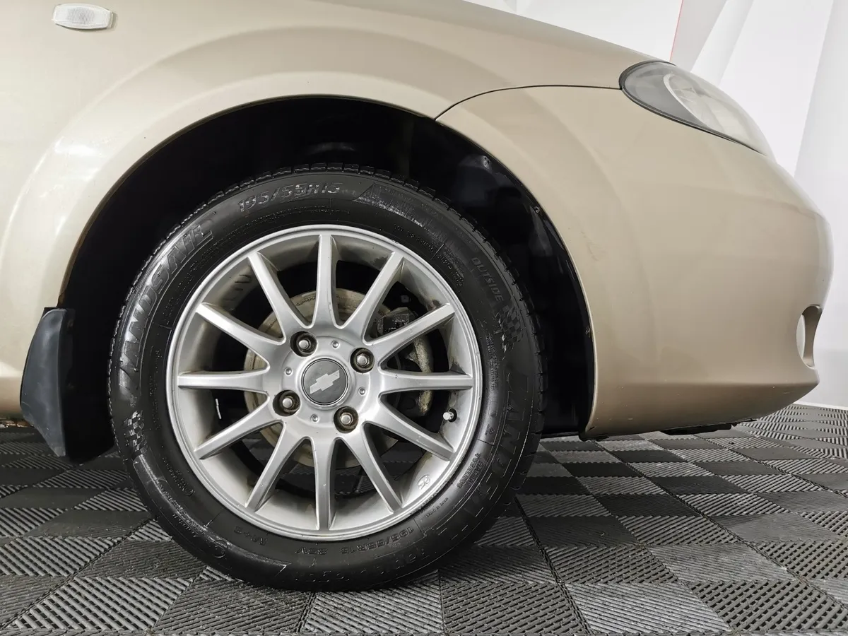 Chevrolet Lacetti 1.4 MT (95 л.с.) Бежевый в АВИЛОН. Слайд №9