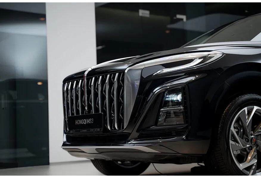 АВИЛОН - Hongqi HS3 2.0T 8AT 4WD (245 л.с.) Deluxe Черный - slide 10