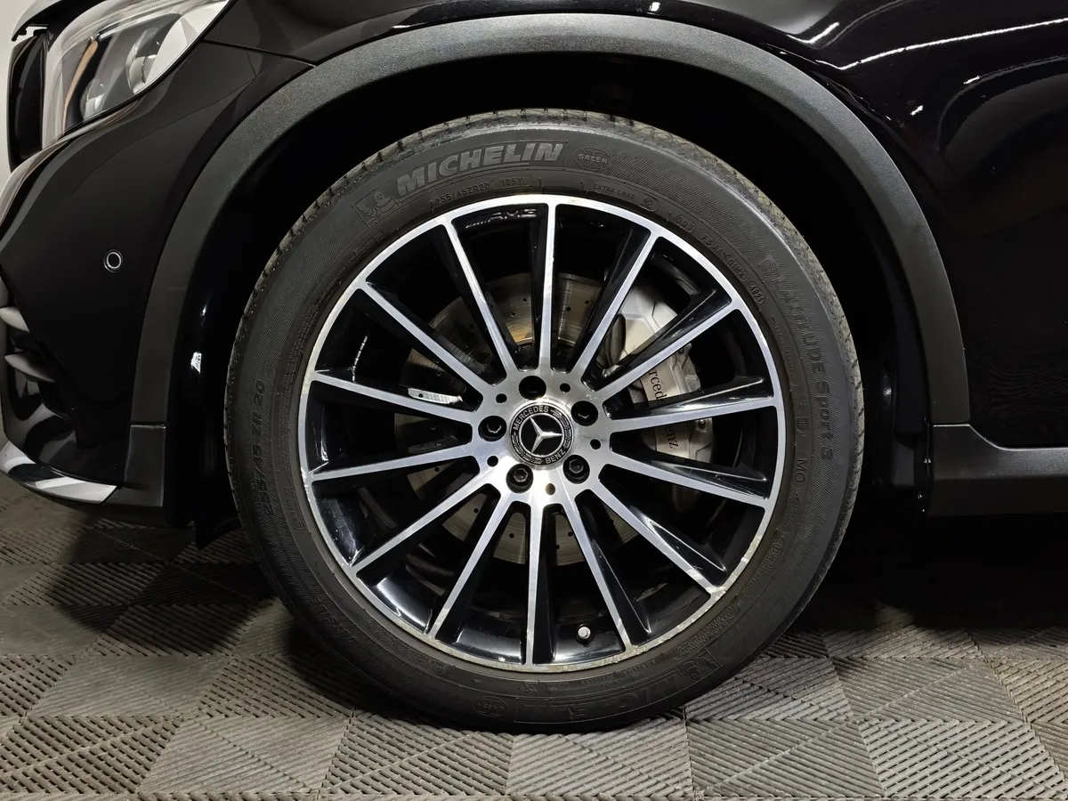 Mercedes-Benz GLC Купе 300 d 9G-TRONIC 4MATIC (245 л.с.) Premium Черный в АВИЛОН. Слайд №9