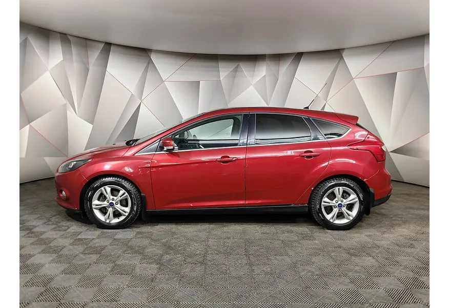 Ford Focus 1.6 Ti-VCT PowerShift (125 л.с.) Titanium Красный в АВИЛОН. Слайд №5