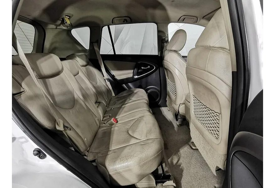 Toyota RAV4 2.0 CVT (148 л.с.) Стандарт Белый в АВИЛОН. Слайд №17